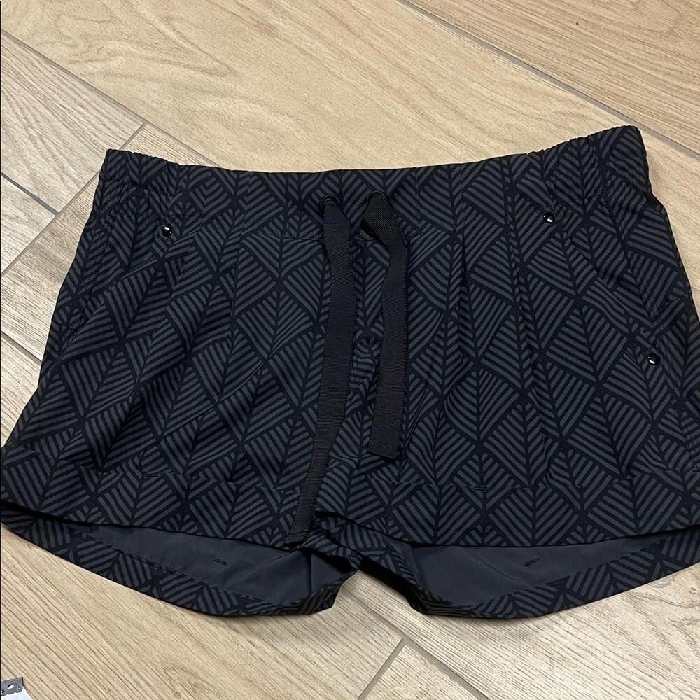 Lululemon Athletica Black Patterned Athletic Shorts